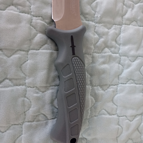 Camillus 9.5" Camp Knife, Titanium Bonded 4.75" Fixed Blade, Camping/Hunting, Gr - Picture 4 of 11